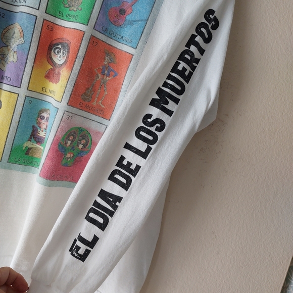 DISNEY PIXAR COCO SWEATSHIRT ANIMATED CAST/ DIA DE LOS MUERTOS - Picture 3 of 11